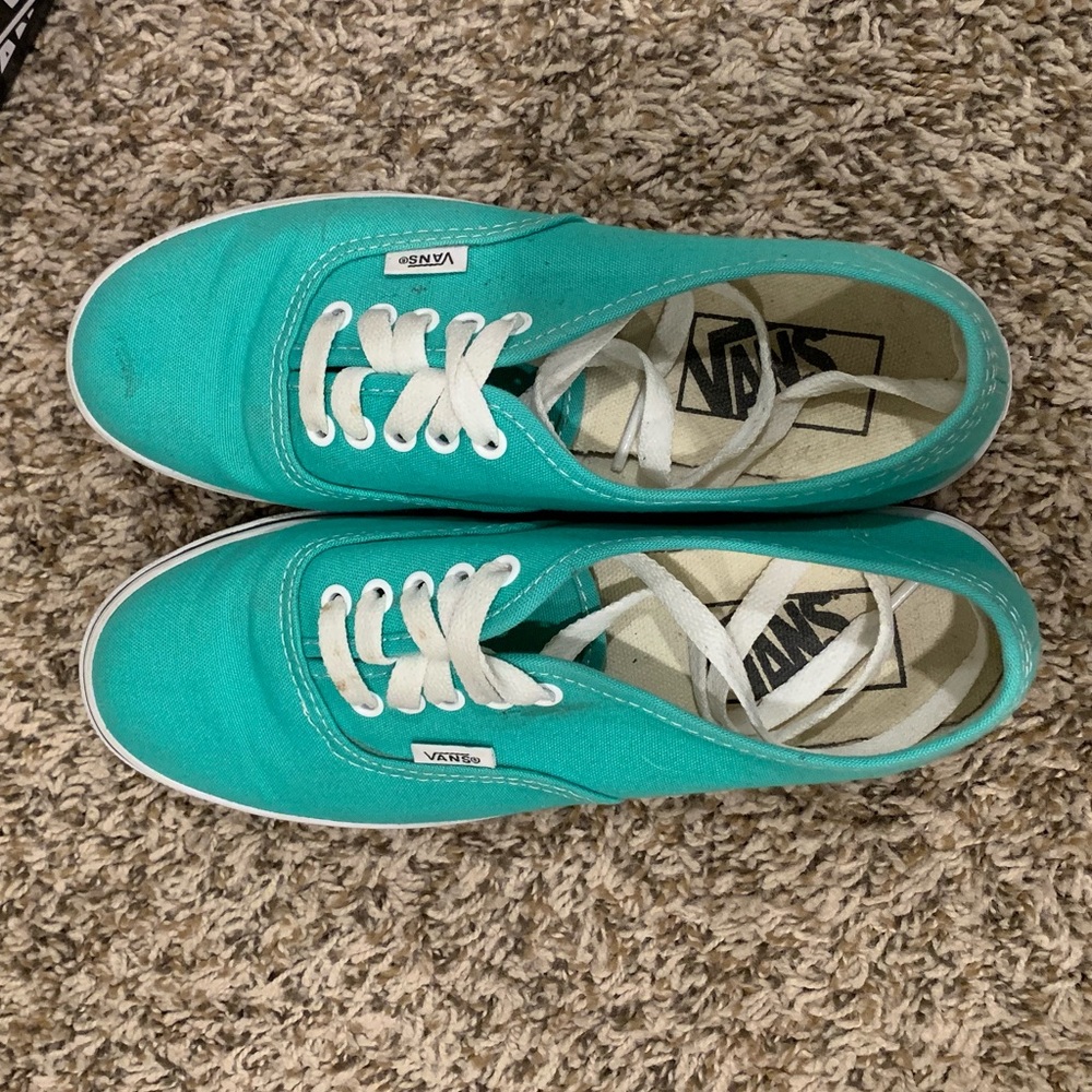 Vans - Picture 3 of 4